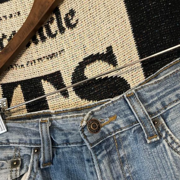 Levi’s Signature Blue Thrashed Jeans Fraying Mens Size 31 x 28.5 Grunge Style - Picture 12 of 16